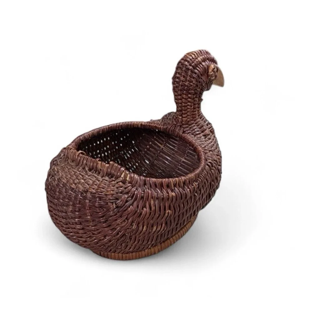 Vintage Unbranded Handwoven Wicker Duck Basket Planter Catchall Brown Rattan